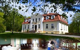 Hotel Ksiezycowy Dworek